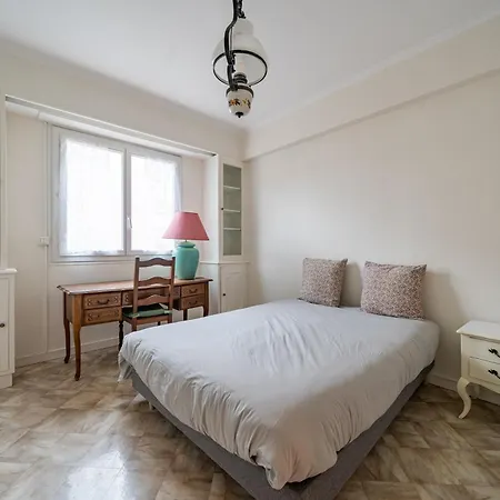 Apartment Grand 3 Pieces Calme - - Garage Nizza